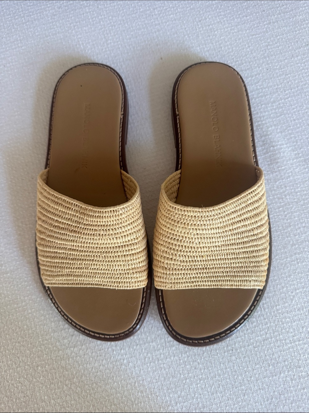 Manolo Blahnik Beige Raffia Slide Sandals